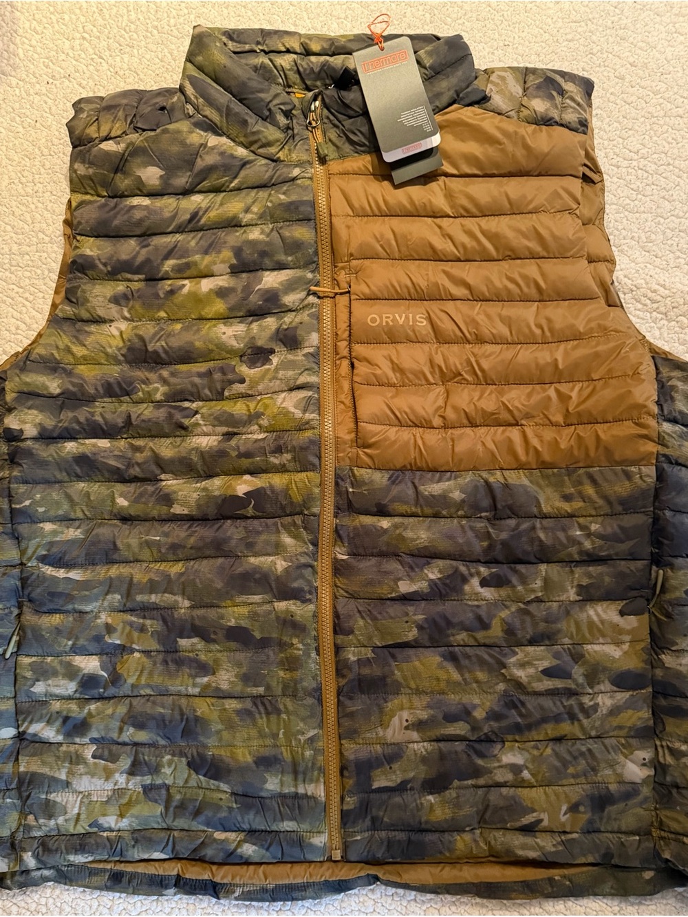 Orvis Men’s Camo Quilted Vest in Olive and Tan - Picture 4 of 7